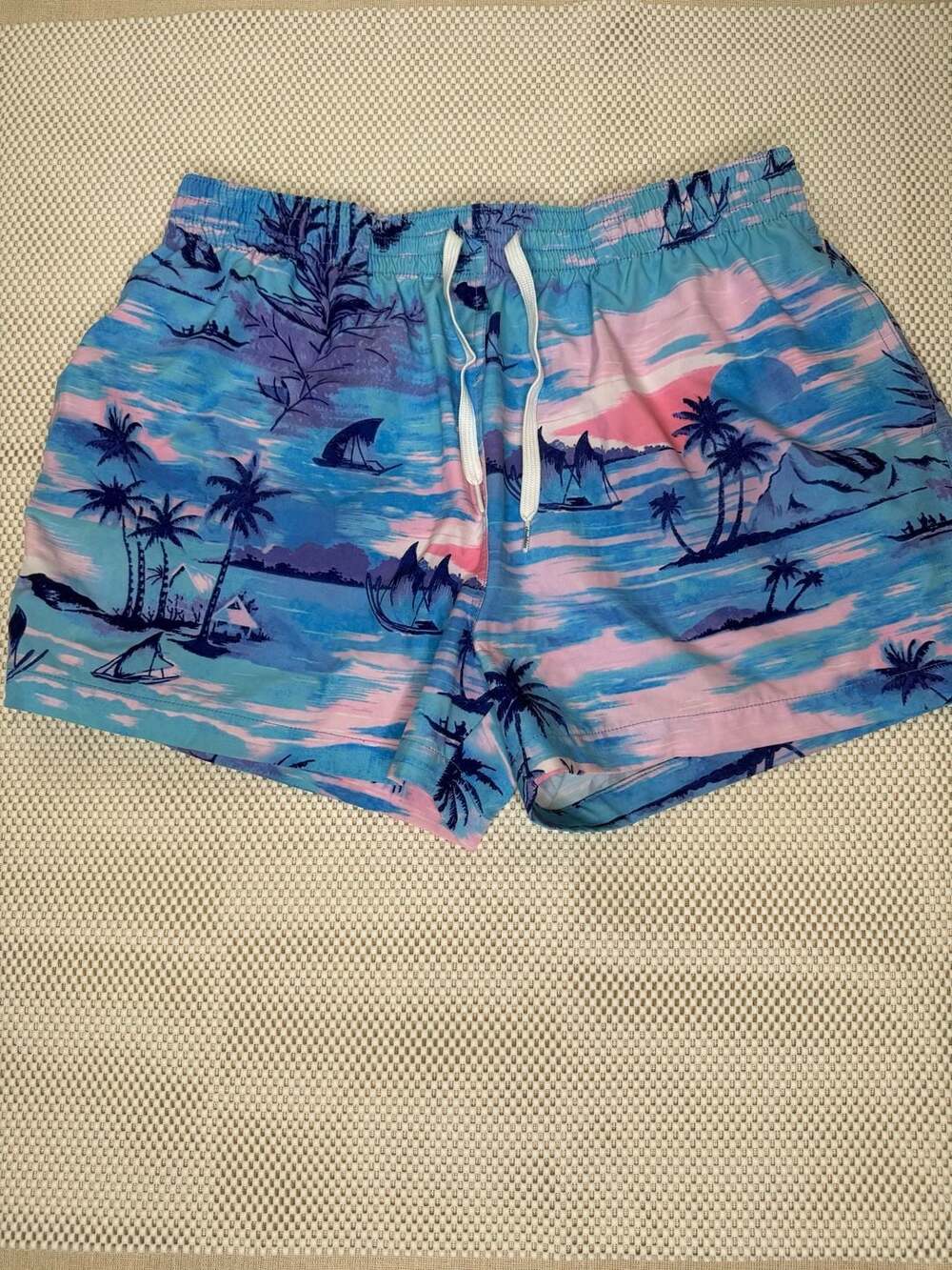Chubbies Men’s  Swim Trunks Size XL Blue Tropical Island Palm Tree